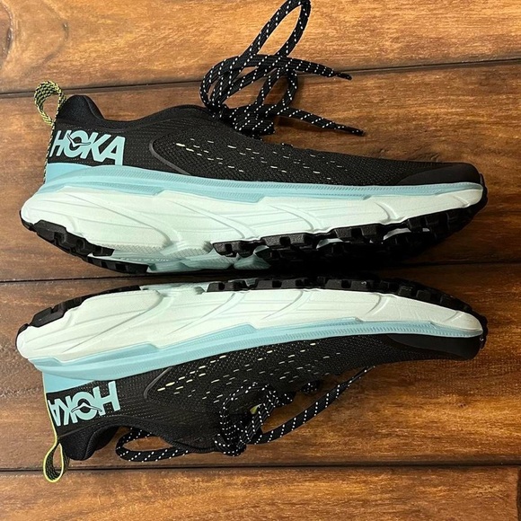 Hokas - Picture 5 of 8